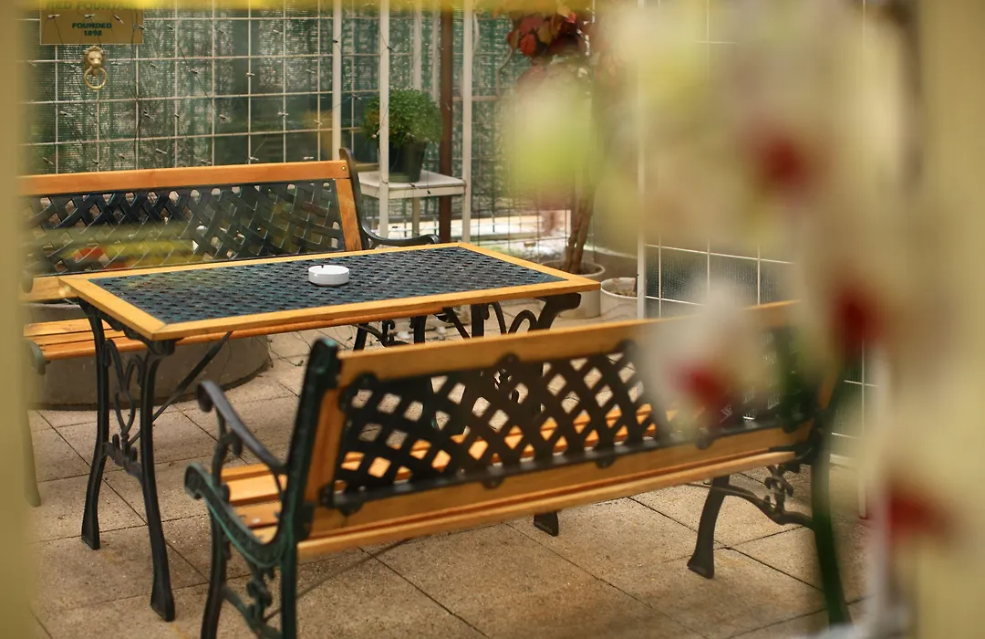 Hotel Golden City Garni-1